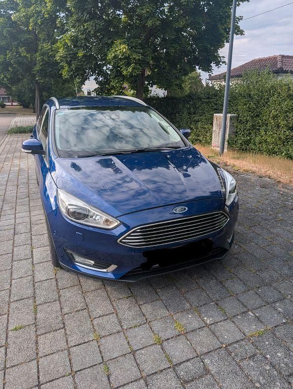 Blau Gebraucht 2015 Ford Focus Titanium Kombi | 5.500 € (Superpreis) - Bild 1/4