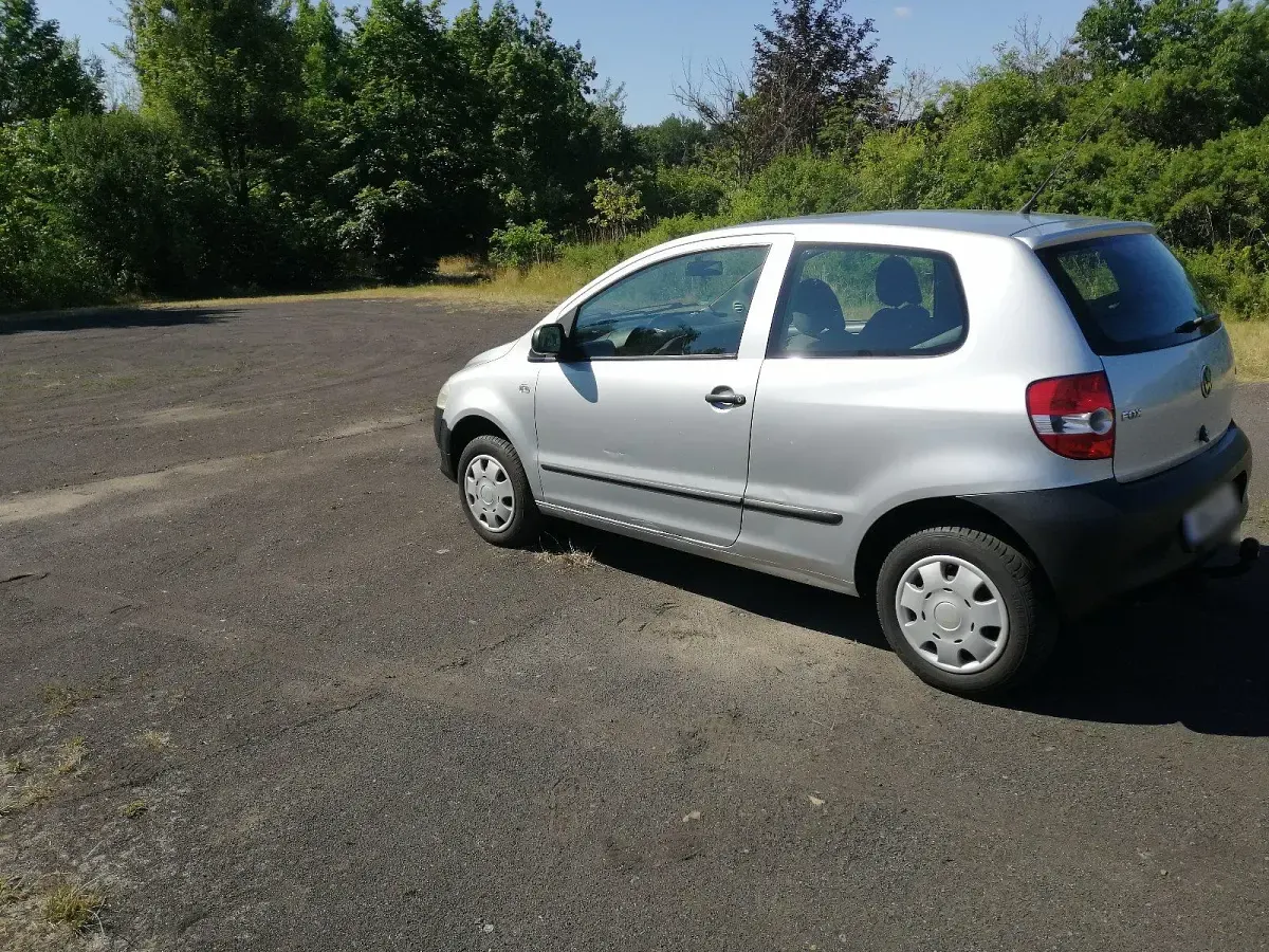 Gebraucht VW Fox 69 PS (50 kW) 2007 Silber Kleinwagen
