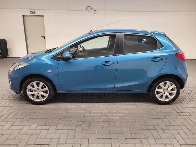 Gebraucht Mazda 2 75 PS (55 kW) 2013 Blau (faroblaumet.) Kleinwagen