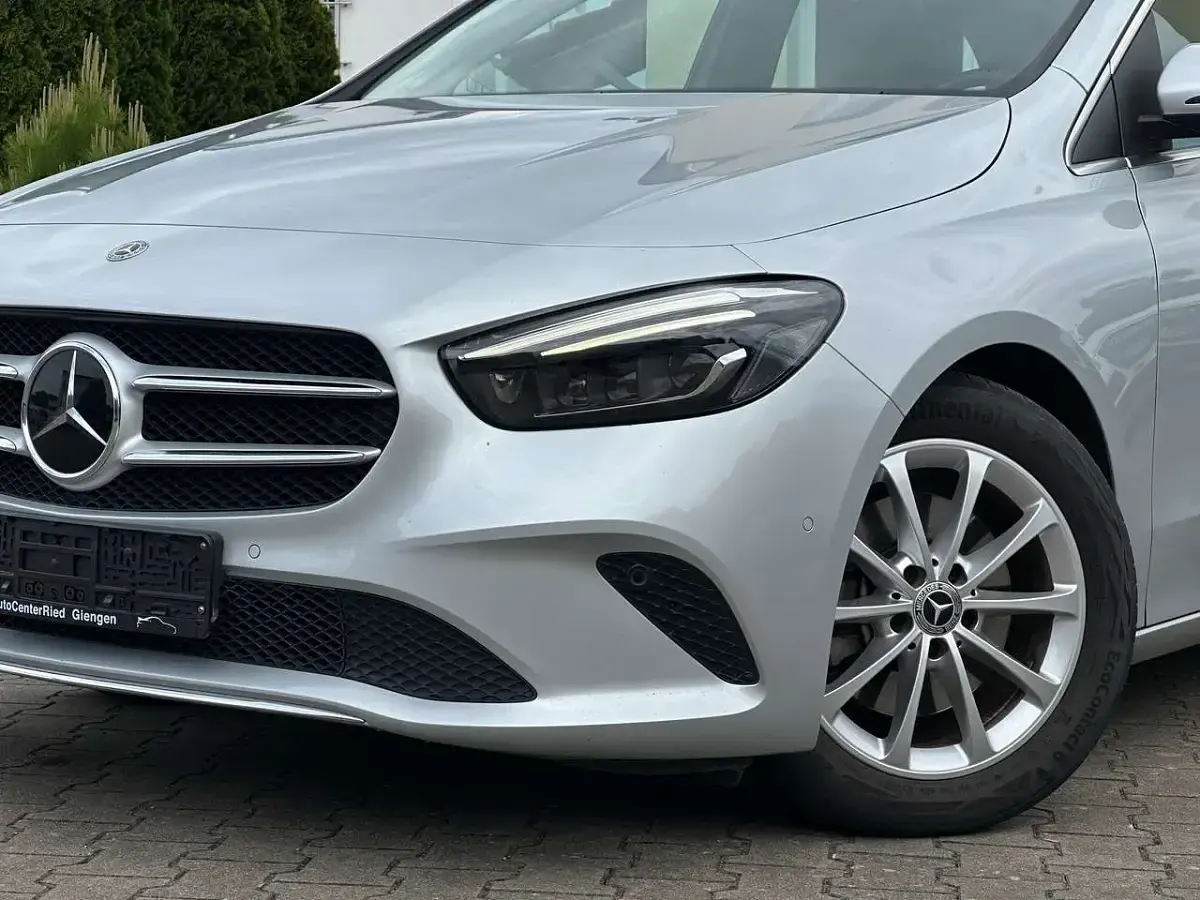 Gebraucht Mercedes B220 190 PS (139 kW) 2019 Iridiumsilber  metalliclack Kleinwagen