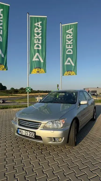 Gebraucht Lexus IS200 155 PS (114 kW) 2003 Silber Limousine