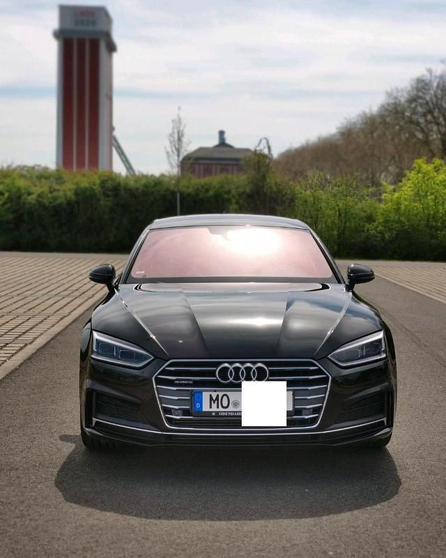 Schwarz Gebraucht 2017 Audi A5 Sportback Ambiente Kleinwagen | 19.999 € (Fairer Preis) - Bild 1/4