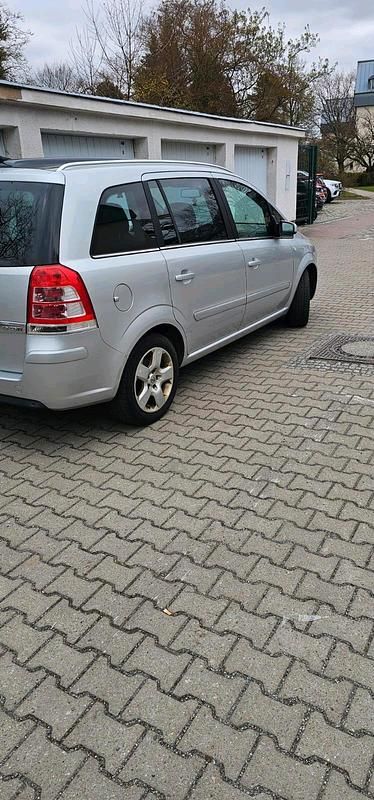 Gebraucht Opel Zafira 150 PS (110 kW) 2008 Grau Van / Kleinbus