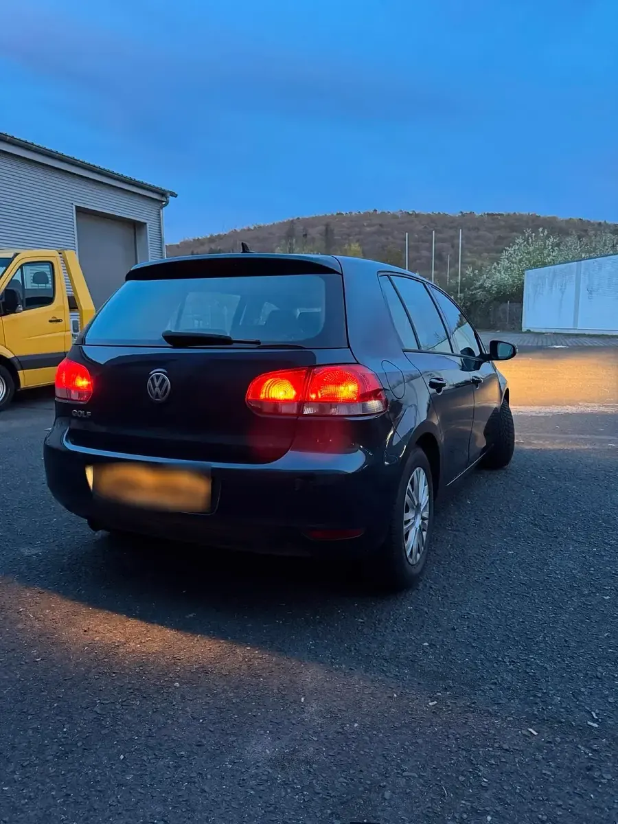 Second-hand VW Golf VII 105 CP (77 kW) 2013 Negru Hatchback