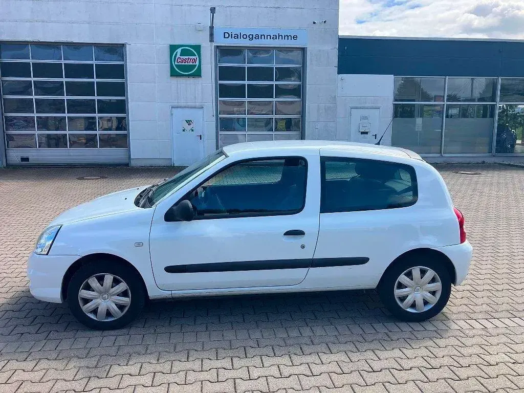 Gebraucht Renault Clio 60 PS (44 kW) 2009 Weiß Kleinwagen