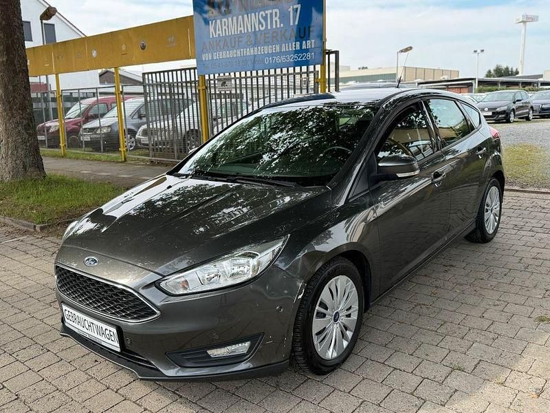 Grau Gebraucht 2017 Ford Focus Business Edition Limousine | 7.649 € (Superpreis) - Bild 1/4