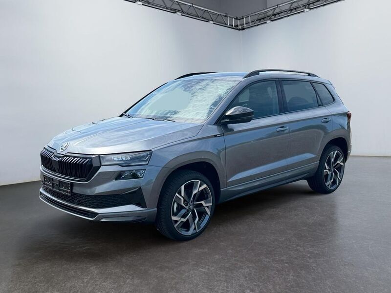 Graphite grau metallic Neu 2025 Skoda Karoq SportLine SUV | 36.390 € (Fairer Preis) - Bild 1/4