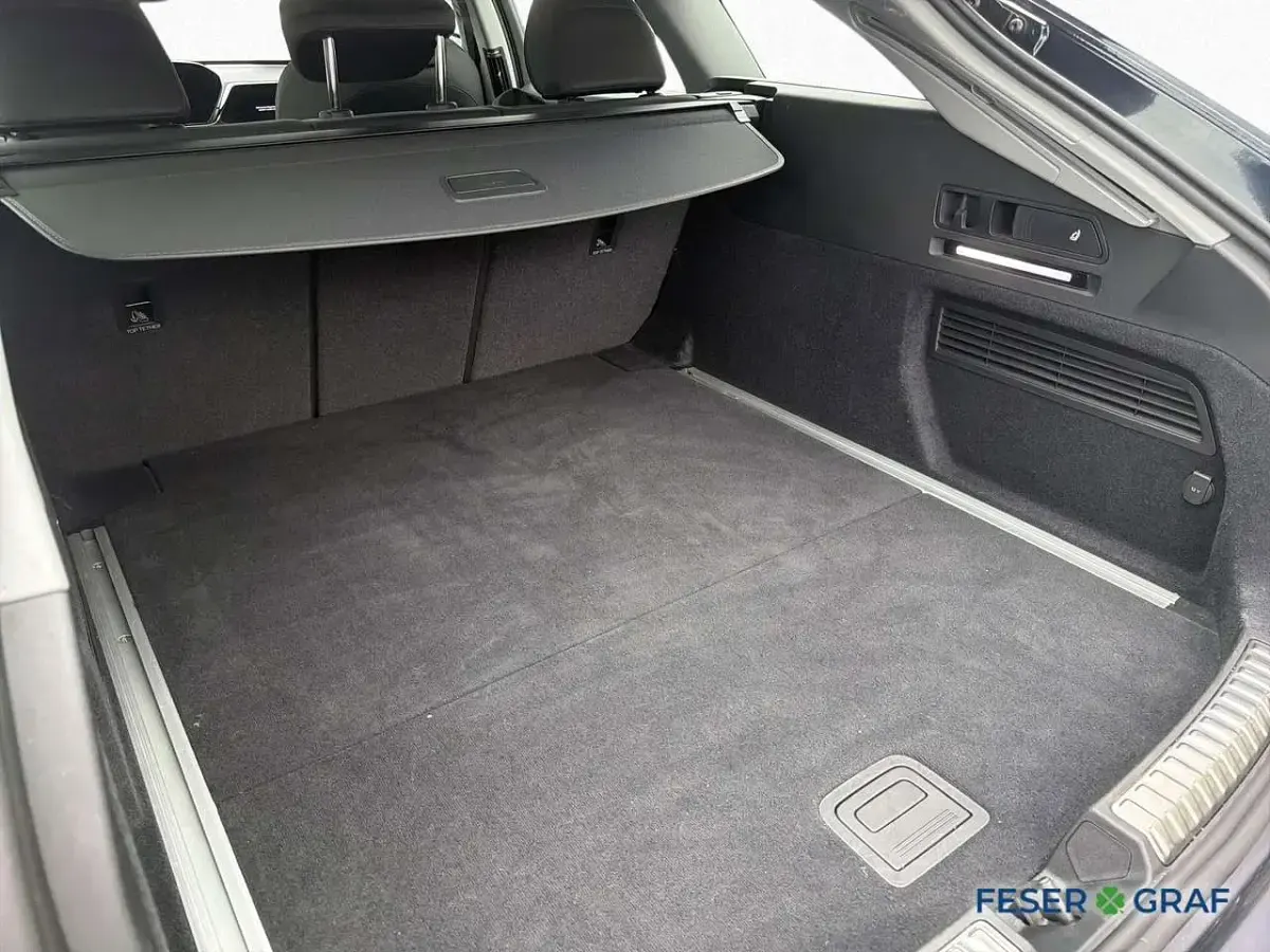 Gebraucht Audi A6 Sport 204 PS (150 kW) 2025 Firmamentblau metallic Kombi
