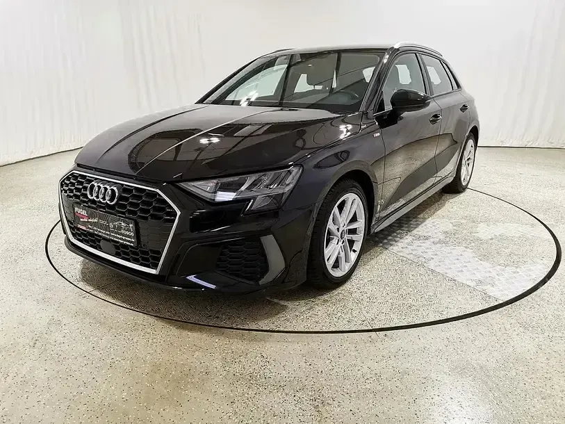 Gebraucht Audi A3 S-Line 150 PS (110 kW) 2023 Mythosschwarz metallic Limousine