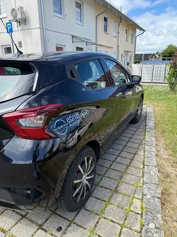 Gebraucht Nissan Micra Acenta 71 PS (52 kW) 2018 Schwarz Kleinwagen