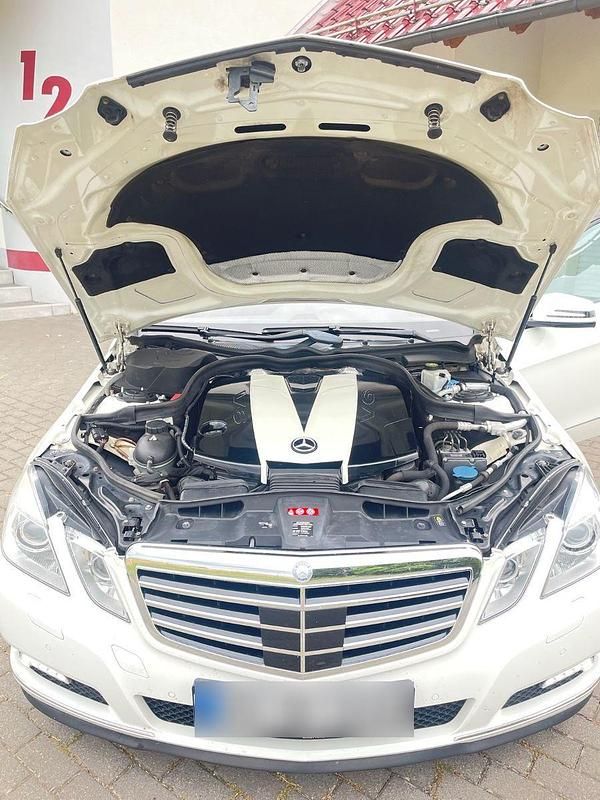 Gebraucht Mercedes E350 265 PS (194 kW) 2009 Weiß Kombi
