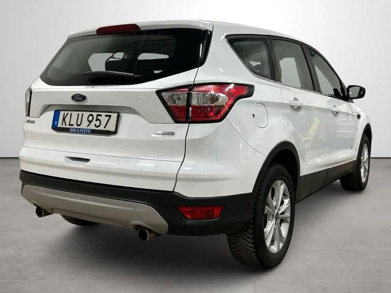 Gebraucht Ford Kuga Titanium 175 PS (128 kW) 2018 Weiß SUV