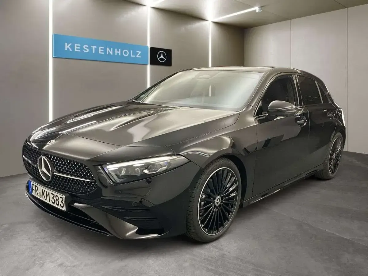 Gebraucht Mercedes A200 AMG 163 PS (119 kW) 2026 Kosmosschwarz Limousine