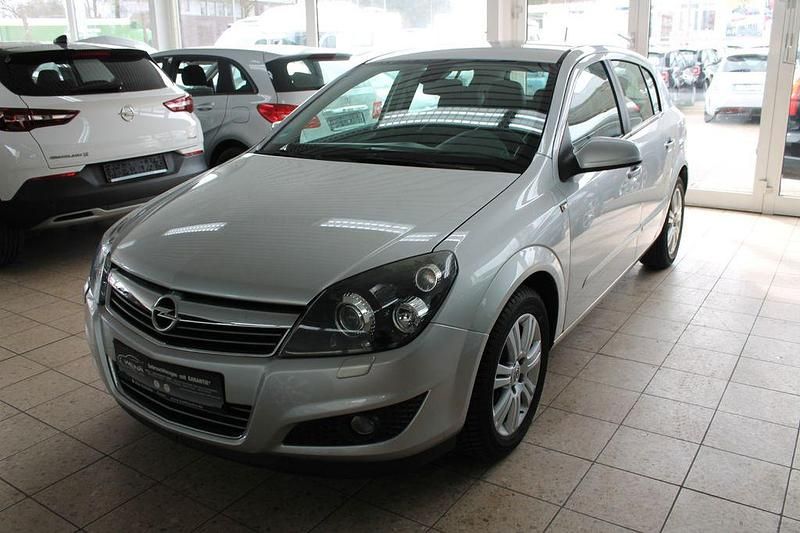 Gebraucht Opel Astra Innovation 116 PS (85 kW) 2009 Silber Limousine