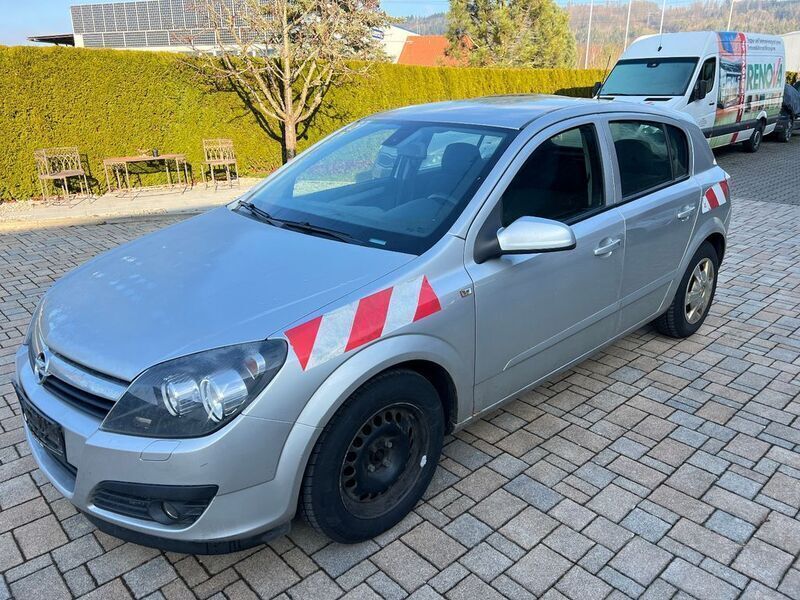 Grau Gebraucht 2006 Opel Astra Edition Limousine | 950 € (Guter Preis) - Bild 1/4