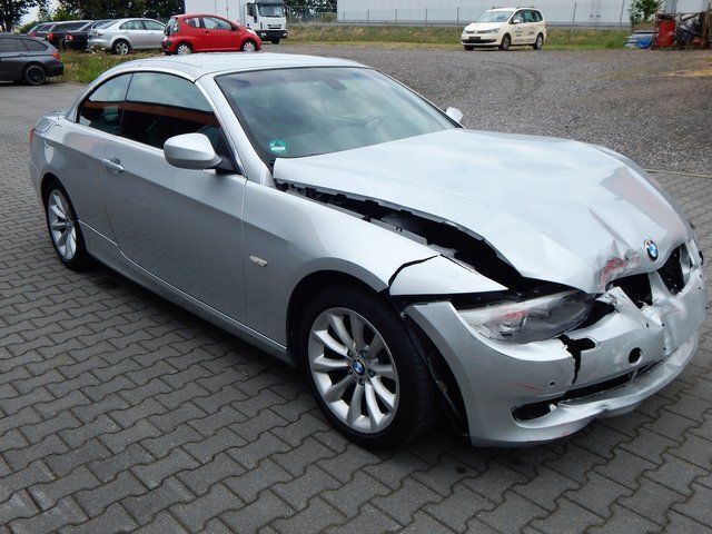 Gebraucht BMW 318 Cabriolet Comfort Edition 143 PS (105 kW) 2010 Silber metallic Cabrio
