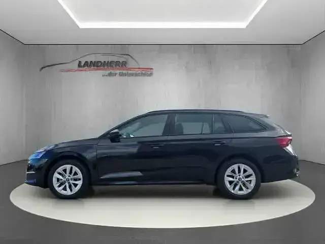 Gebraucht Skoda Octavia Selection 150 PS (110 kW) 2025 Blackmagic perleffekt Kombi