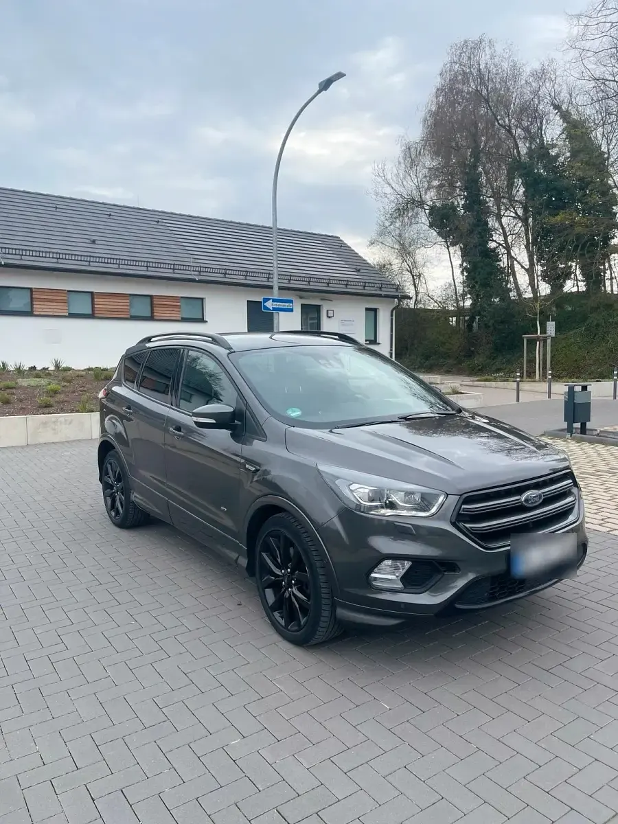 Gebraucht Ford Kuga ST 242 PS (177 kW) 2018 Grau SUV