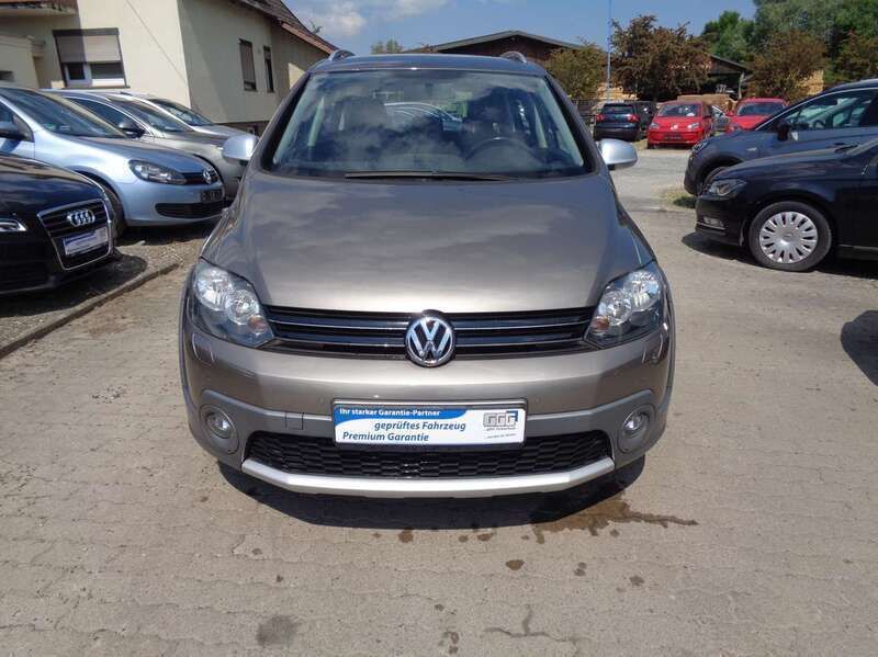 Kaschmirbraun metallic Gebraucht 2011 VW Golf VI Limousine | 8.499 € (Teuer) - Bild 1/4