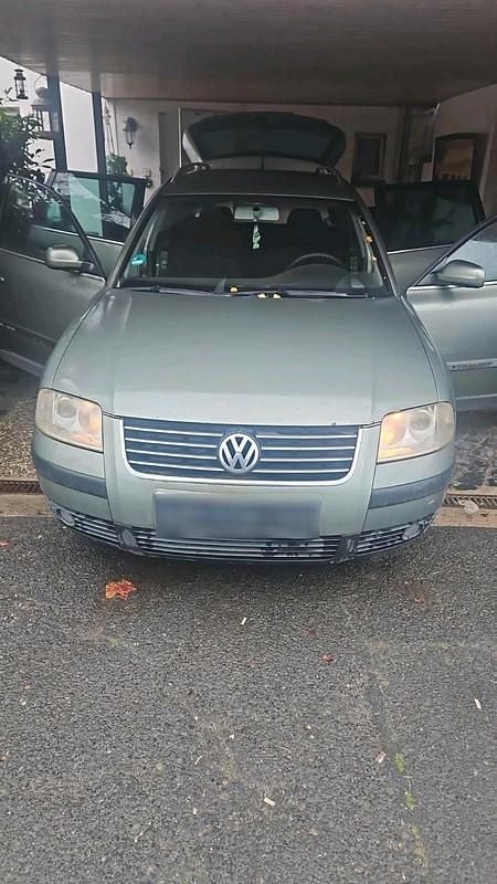 Gebraucht VW Passat 125 PS (91 kW) 2002 Grün Kleinwagen