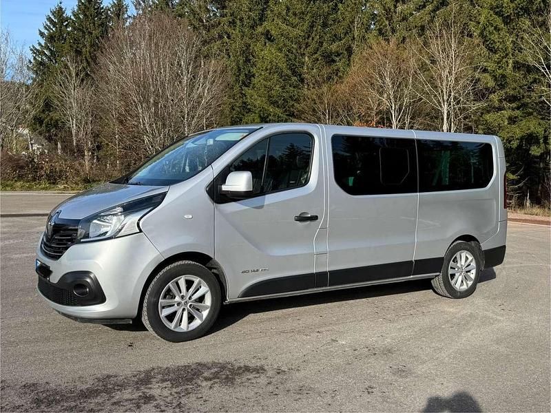 Gebraucht Renault Trafic Expression 145 PS (106 kW) 2016 Grau Van / Kleinbus