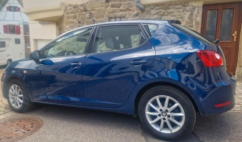 Blau Gebraucht 2017 Seat Ibiza Kleinwagen | 6.500 € (Guter Preis) - Bild 1/4