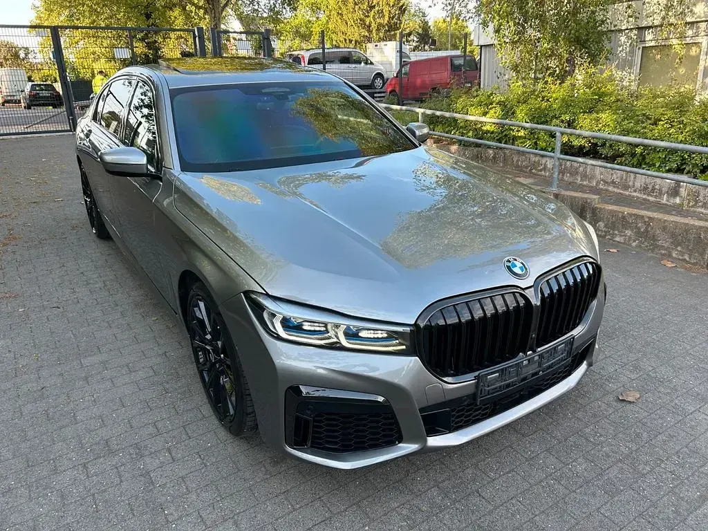 Gebraucht BMW 740L M Sport 340 PS (250 kW) 2022 Grau Limousine