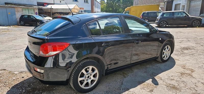 Gebraucht Chevrolet Cruze 150 PS (110 kW) 2012 Schwarz Limousine