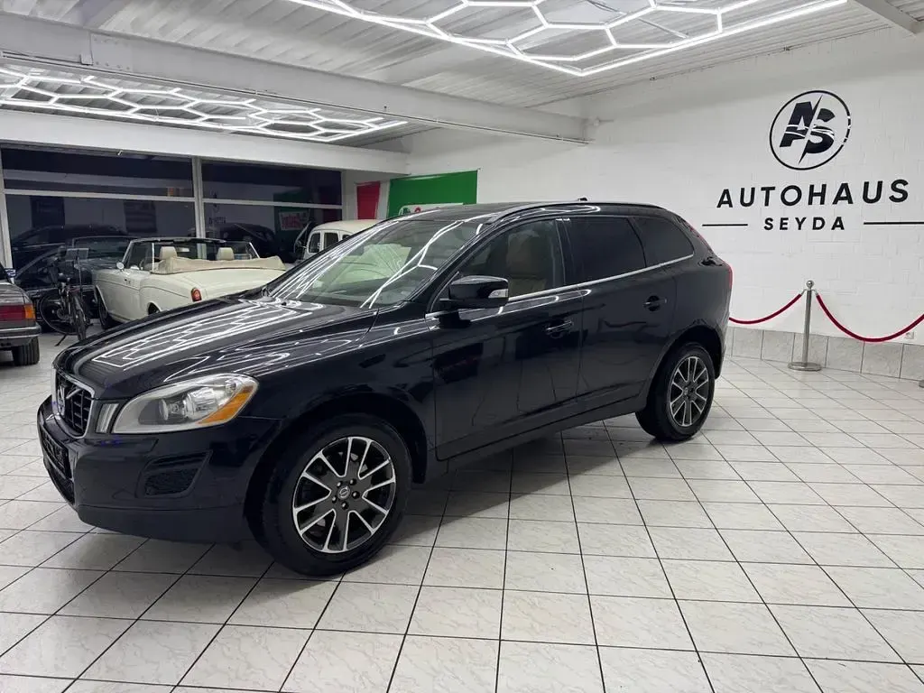 Używany Volvo XC60 Pro 163 KM (119 kW) 2013 Czarny SUV