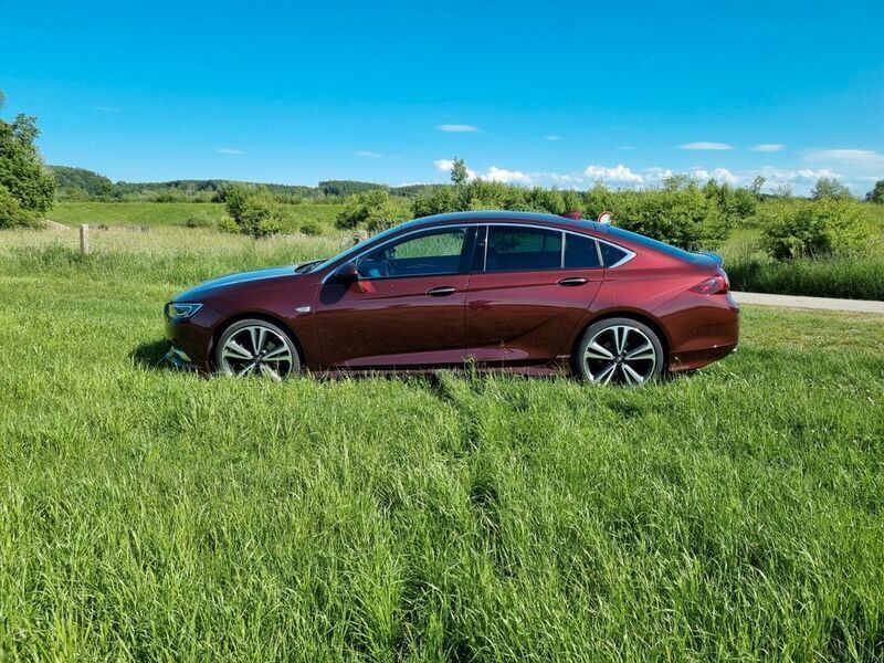 Braun Gebraucht 2018 Opel Insignia Exklusiv Limousine | 15.600 € (Fairer Preis) - Bild 1/4
