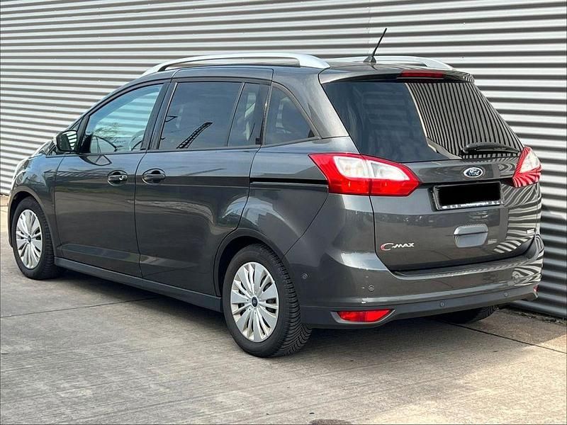 Używany Ford Grand C-Max 150 KM (110 kW) 2017 Szary Minivan