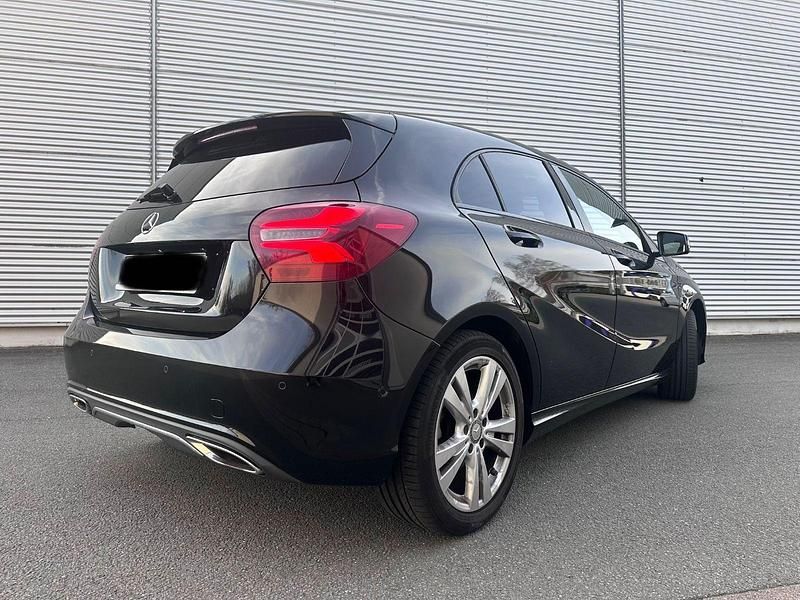 Gebraucht Mercedes A160 102 PS (75 kW) 2016 Schwarz Limousine