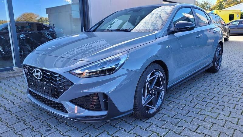 Grau Neu 2025 Hyundai i30 N Line Limousine | 26.990 € (Fairer Preis) - Bild 1/4