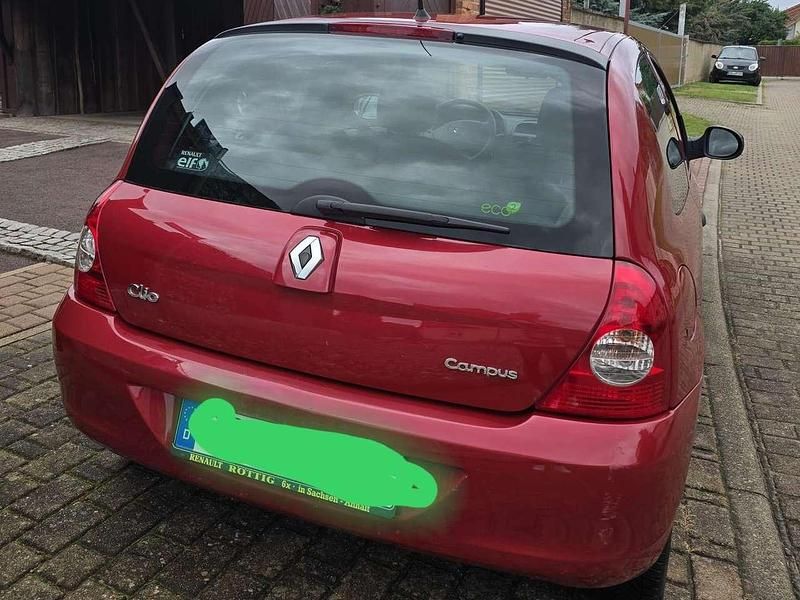 Gebraucht Renault Clio II Authentique 58 PS (42 kW) 2009 Rot Limousine