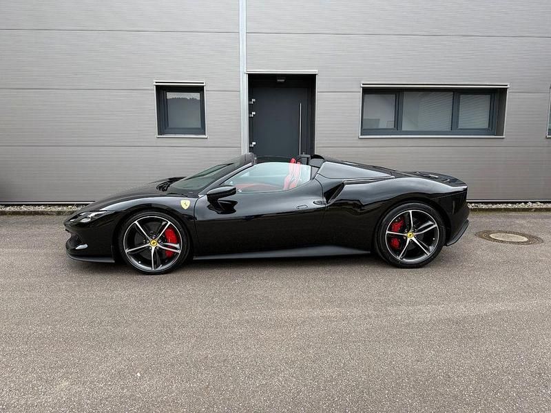 Neu Ferrari 296 829 PS (609 kW) 2025 Schwarz Cabrio