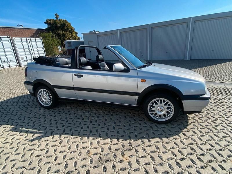 Second-hand VW Golf 90 CP (66 kW) 1994 Argintiu Cabrio