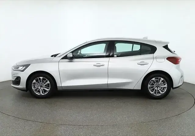 Gebraucht Ford Focus Titanium 125 PS (91 kW) 2023 Silber Limousine