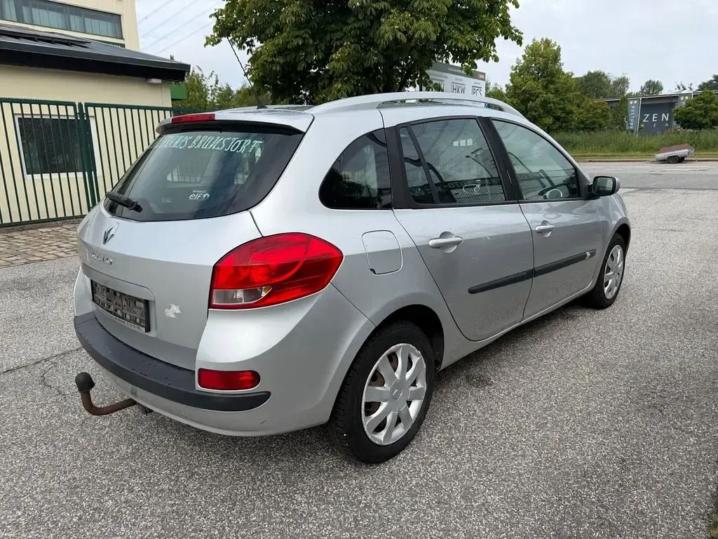 Gebraucht Renault Clio II Dynamique 101 PS (74 kW) 2008 Grau Limousine
