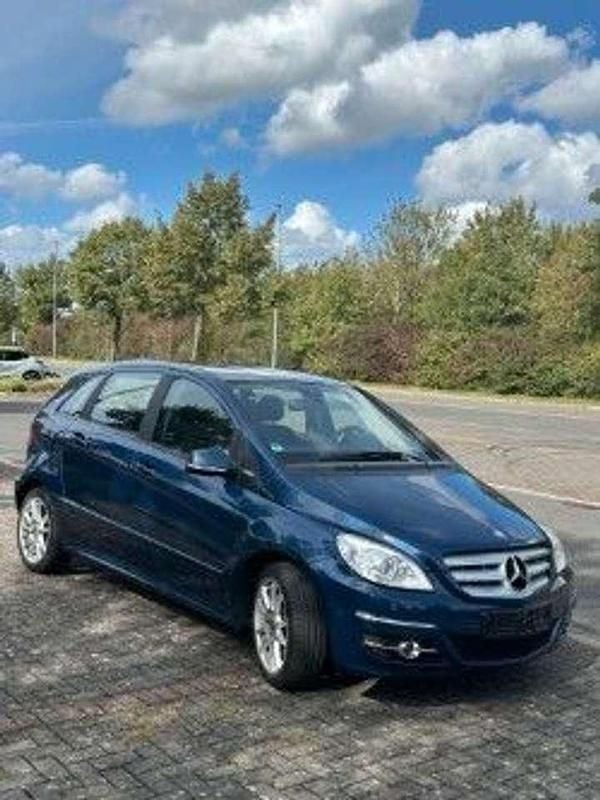Blau Gebraucht 2010 Mercedes B160 Van / Kleinbus | 4.850 € (Fairer Preis) - Bild 1/4