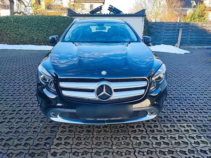 Gebraucht Mercedes GLA220 170 PS (125 kW) 2015 Schwarz SUV