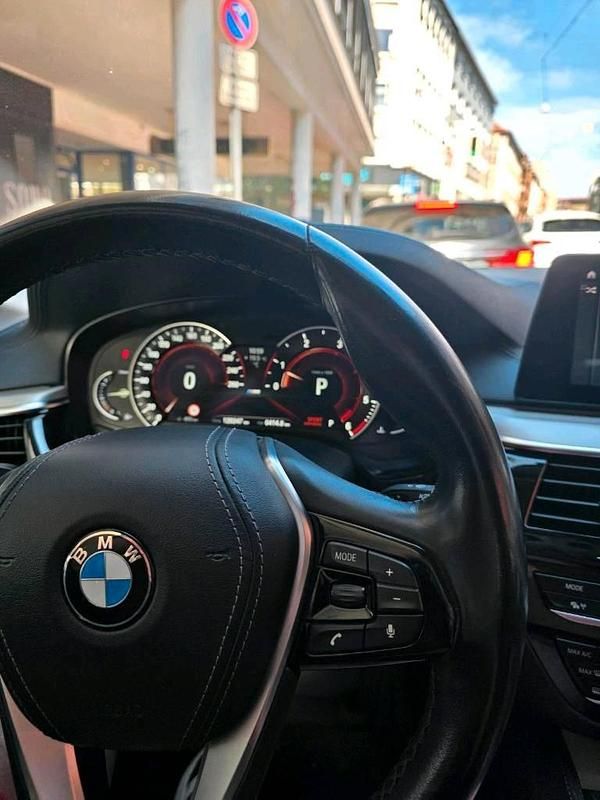 Gebraucht BMW 520 Luxury Line 190 PS (139 kW) 2018 Blau Kombi