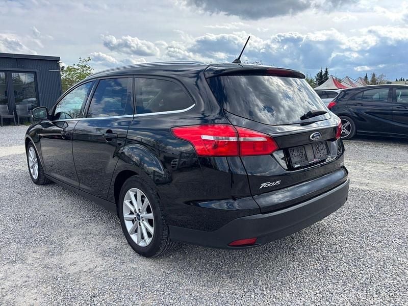 Gebraucht Ford Focus Titanium 125 PS (91 kW) 2017 Schwarz Kombi