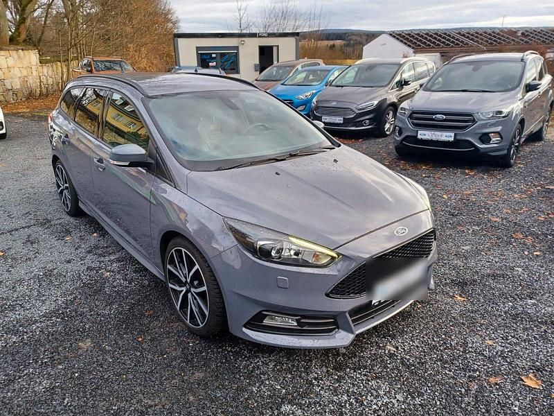 Gebraucht Ford Focus ST 185 PS (136 kW) 2017 Grau Kombi