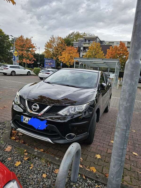 Schwarz Gebraucht 2014 Nissan Qashqai Tekna SUV | 13.000 € (Fairer Preis) - Bild 1/4