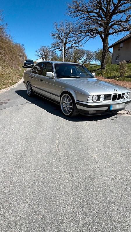 Second-hand BMW 525 170 CP (125 kW) 1990 Argintiu Berlinǎ