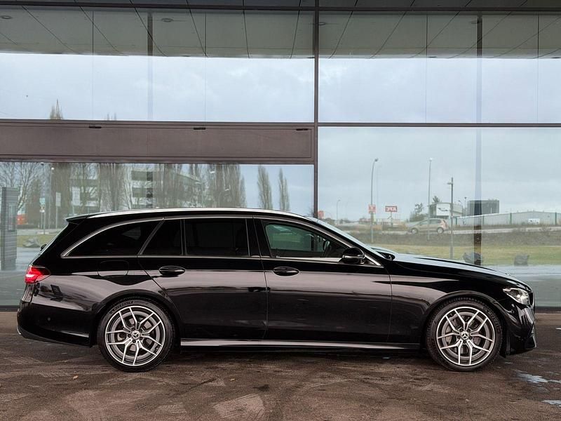 Gebraucht Mercedes E220 AMG line 194 PS (142 kW) 2021 Schwarz Kombi