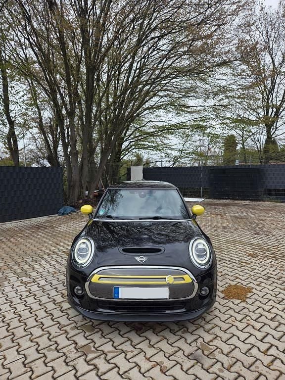 Gebraucht Mini Cooper SE 135 kW (184 PS) 2021 Schwarz Kleinwagen