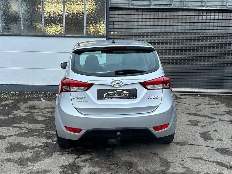 Gebraucht Hyundai ix20 Edition 125 PS (91 kW) 2015 Silber Kleinwagen
