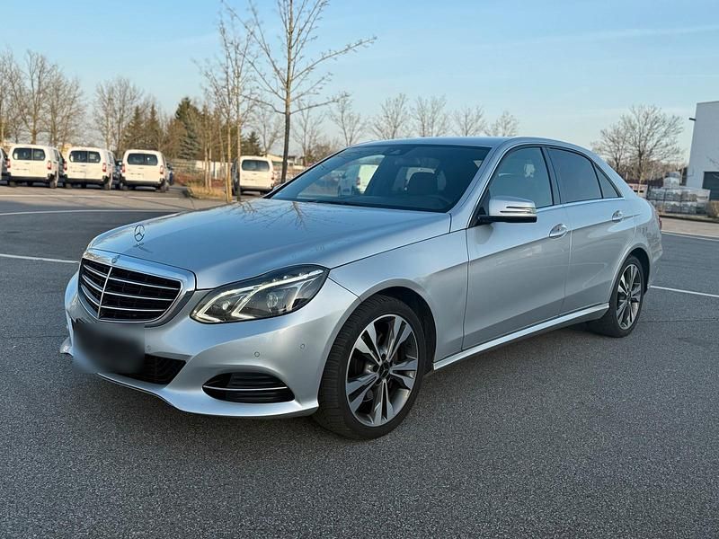 Gebraucht Mercedes E250 204 PS (150 kW) 2013 Silber Limousine