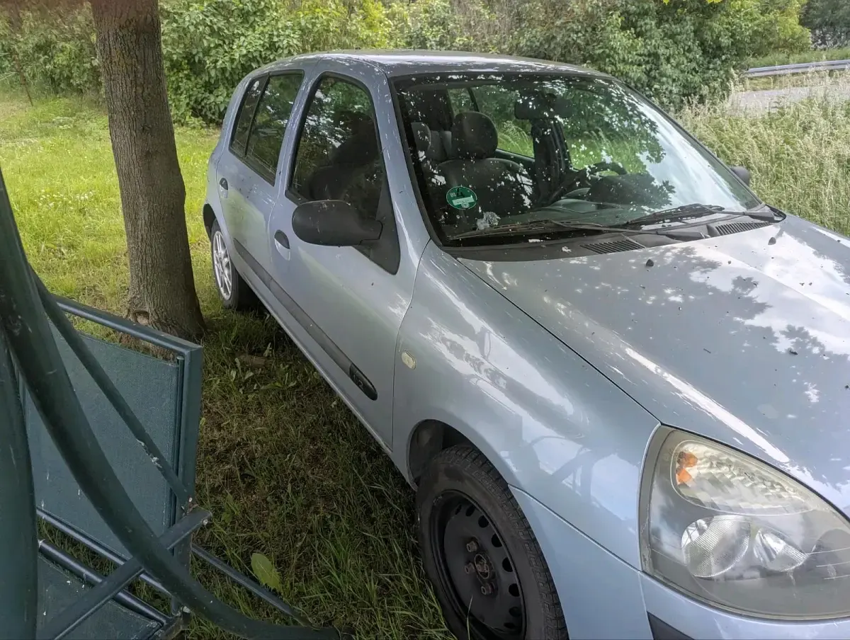 Gebraucht Renault Clio 58 PS (42 kW) 2004 Silber Kleinwagen